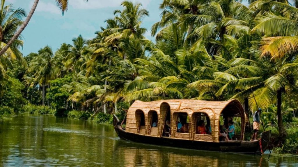 Yacht Tours India, Kerala